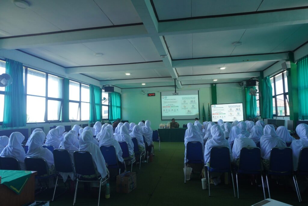 Waspada Penipuan Digital, Polban dan MA Persis Tarogong Perkuat Literasi Keuangan Santri